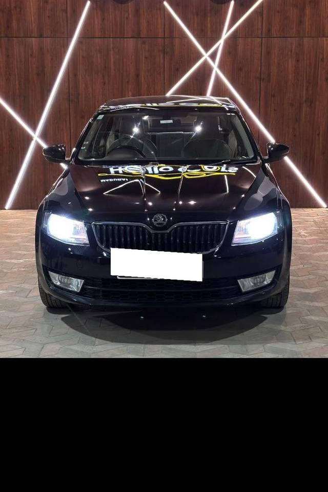 https://images10.gaadi.com/usedcar_image/4604032/original/processed_80afb21c9df0632943254fccbda14445.jpg?imwidth=6401