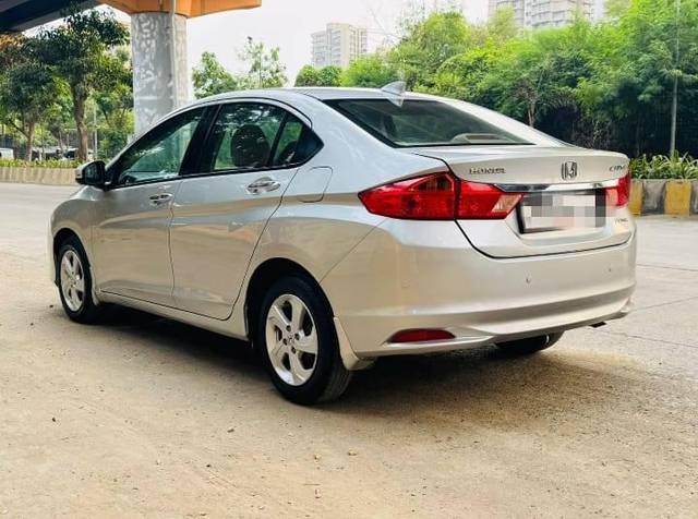 https://images10.gaadi.com/usedcar_image/4604034/original/processed_87185e9b54dde3b94d75df1f2872992d.jpg?imwidth=6402