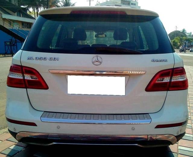 https://images10.gaadi.com/usedcar_image/4604038/original/processed_196ab43c099418d006cf6933f7317596.jpg?imwidth=6402