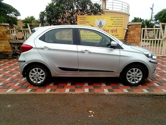 https://images10.gaadi.com/usedcar_image/4604051/original/processed_75e6e7350a0a81e20b95bb3b233bcfa5.jpg?imwidth=6401