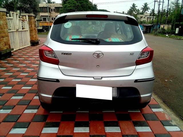 https://images10.gaadi.com/usedcar_image/4604051/original/processed_a76962dd934c53b6f144c82c5cd4a0a0.jpg?imwidth=6402