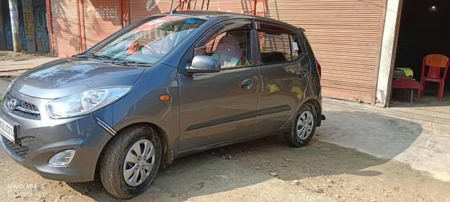 https://images10.gaadi.com/usedcar_image/4604072/original/processed_bb18ce49-3fa9-4998-b174-ebe2b2b46bc2.jpg?imwidth=6402