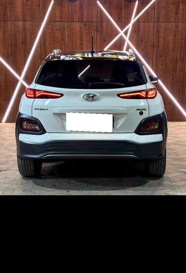 https://images10.gaadi.com/usedcar_image/4604142/original/processed_28b8435aa29ed3e9f68f4661148ea0e0.jpg?imwidth=6400