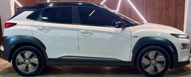 https://images10.gaadi.com/usedcar_image/4604142/original/processed_528fe44601cfdd7786555c943b994dec.jpg?imwidth=6401