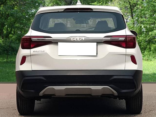https://images10.gaadi.com/usedcar_image/4604154/original/processed_5fe93a84-3331-4515-bc40-b3bfb05683f7.jpg?imwidth=6402
