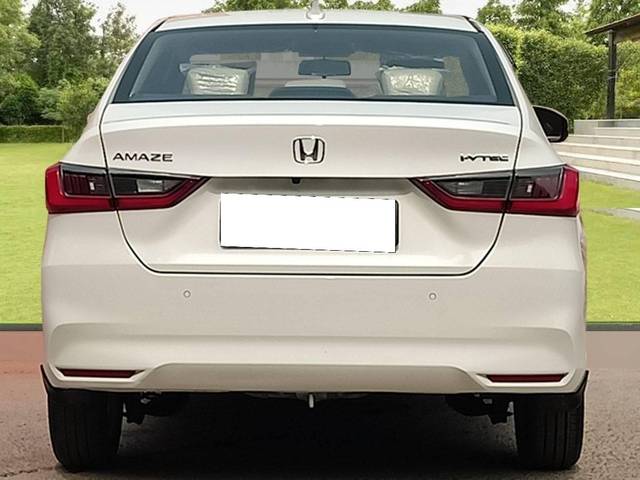 https://images10.gaadi.com/usedcar_image/4604162/original/processed_c10dede8-6297-48c5-8f0e-6e47074f6cb3.jpg?imwidth=6402