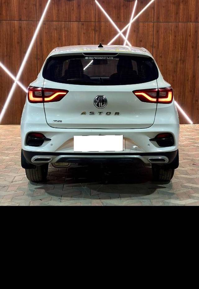 https://images10.gaadi.com/usedcar_image/4604165/original/processed_3c675c1576d06a70ef6b3248813024c7.jpg?imwidth=6401