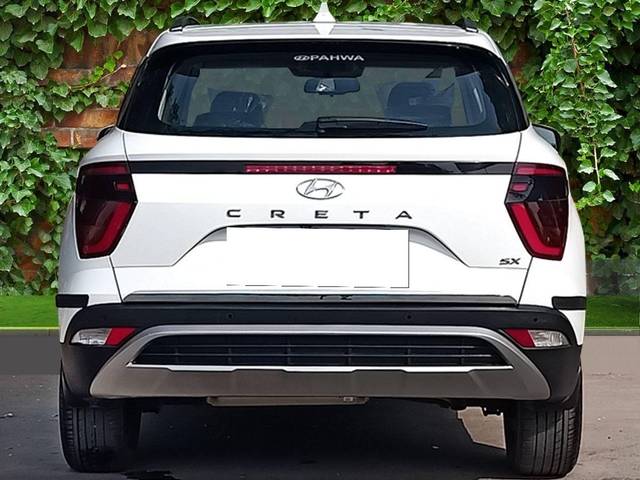 https://images10.gaadi.com/usedcar_image/4604168/original/processed_d8263777-ce3a-46c1-96e6-74c3471dc074.jpg?imwidth=6402
