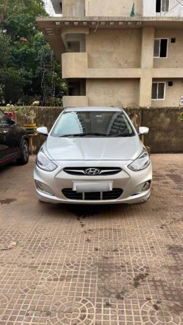 https://images10.gaadi.com/usedcar_image/4604172/original/processed_069803e1-fee7-48cc-9c65-6a48b8e3b94e.jpeg?imwidth=6402