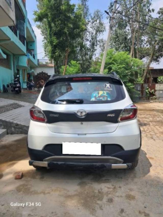 https://images10.gaadi.com/usedcar_image/4604174/original/processed_35dbfb3d-84f4-4d67-b2ea-3a74907d9da5.jpg?imwidth=6401
