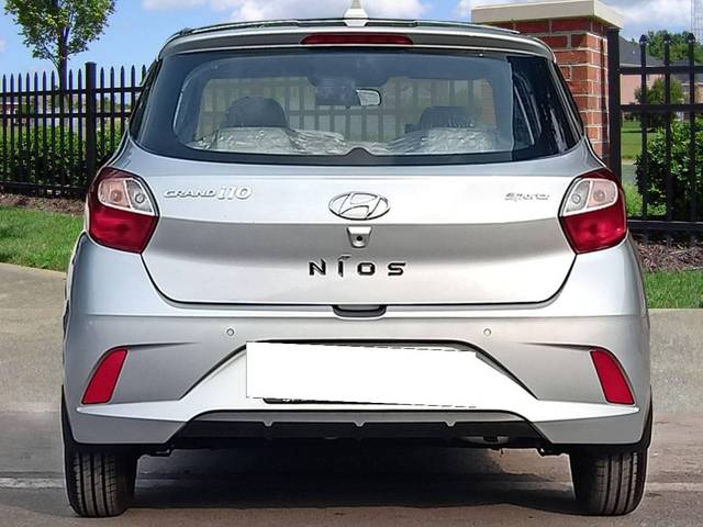https://images10.gaadi.com/usedcar_image/4604184/original/processed_18abdc646609b055931c738e887499cd.jpg?imwidth=6402