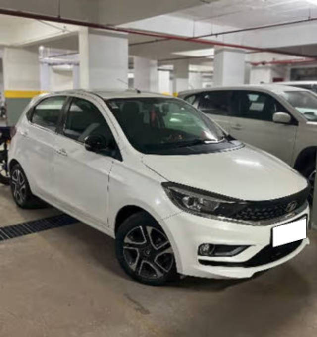 https://images10.gaadi.com/usedcar_image/4604220/original/processed_22d45c45-2bc1-4b9e-8f1c-3f324d5649f9.png?imwidth=6400