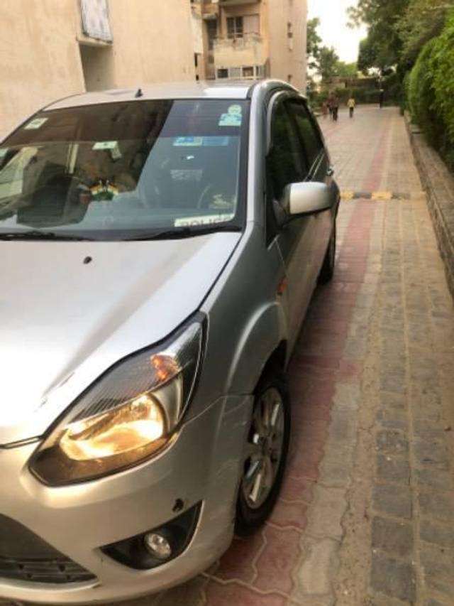 https://images10.gaadi.com/usedcar_image/4604244/original/processed_99b8a55b-d5a5-4ddc-ba9d-1245ca0b1ed6.jpeg?imwidth=6402