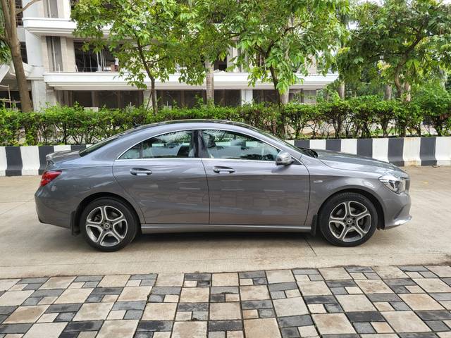 https://images10.gaadi.com/usedcar_image/4604255/original/7d1b970650c39585286fb694c61191fb.jpg?imwidth=6401