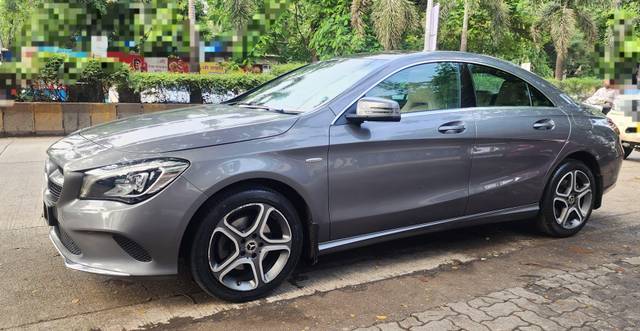 https://images10.gaadi.com/usedcar_image/4604255/original/processed_662bd846666b01ba6ae5b8f6369e3f54.jpg?imwidth=6400