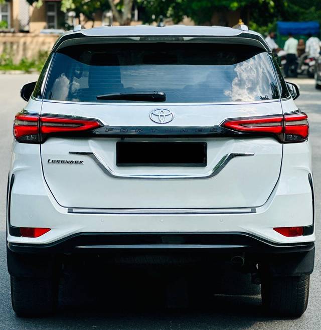 https://images10.gaadi.com/usedcar_image/4604281/original/processed_91e2748ccc3dcae41bcb5cd001c31063.jpg?imwidth=6402