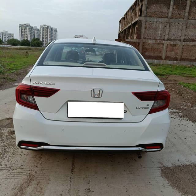 https://images10.gaadi.com/usedcar_image/4604282/original/processed_da2a821a28beab69c47202d3c0c7586f.jpg?imwidth=6401