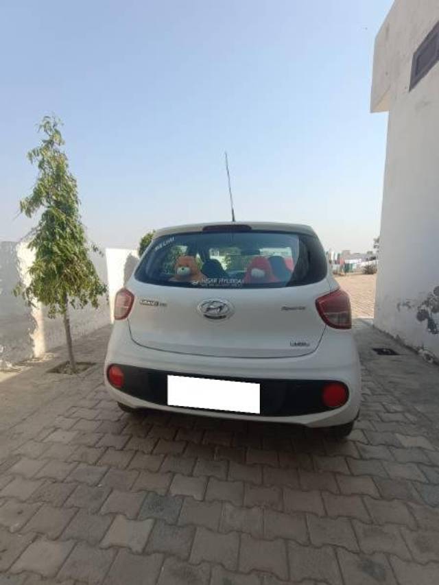 https://images10.gaadi.com/usedcar_image/4604288/original/processed_4f59e810-78c1-4fcb-860c-577043e90f5b.jpg?imwidth=6401
