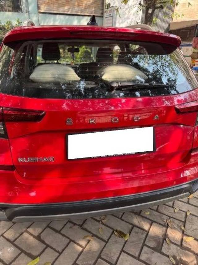 https://images10.gaadi.com/usedcar_image/4604346/original/processed_f86aa19b-1d44-4b7f-9e1e-0624f322f897.jpeg?imwidth=6401