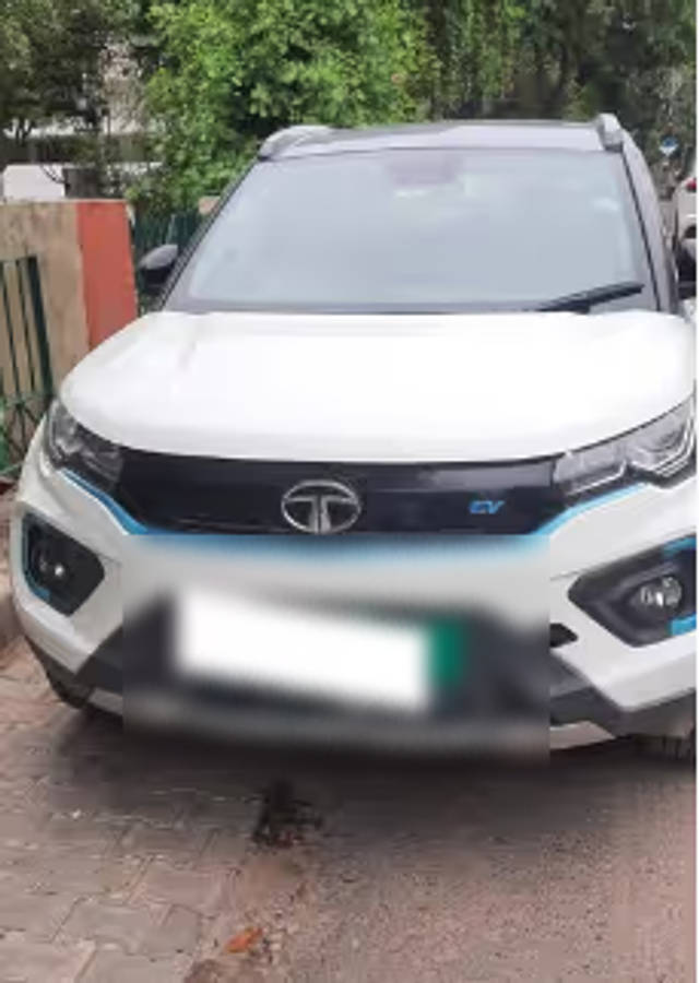 https://images10.gaadi.com/usedcar_image/4604402/original/2ba87cef-399b-4eaf-a921-849f6c0b4134.png?imwidth=6400