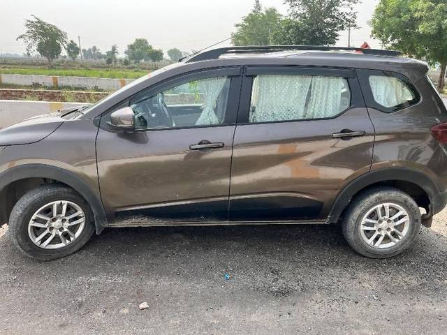 https://images10.gaadi.com/usedcar_image/4604423/original/processed_41e737df-3fe9-4f7e-aed7-b90a4e3d3b48.jpeg?imwidth=6402