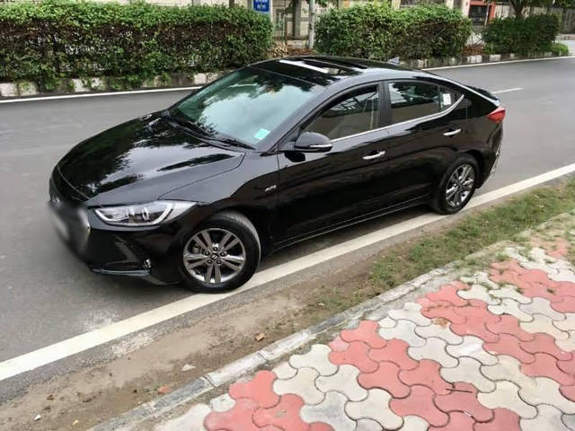 https://images10.gaadi.com/usedcar_image/4604439/original/99be7621-ebb2-4efc-a546-364fa142a27c.png?imwidth=6400