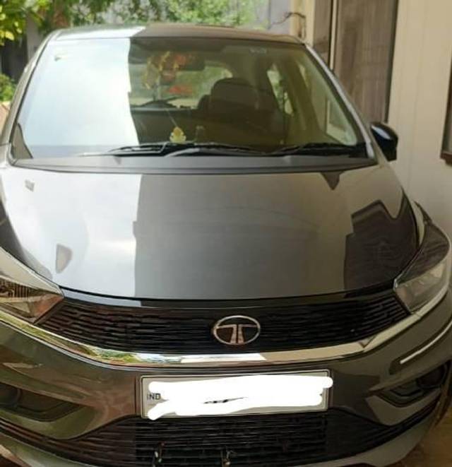 https://images10.gaadi.com/usedcar_image/4604443/original/processed_55683fe7-fb3f-4a02-9e51-0d4965a08cf4.jpg?imwidth=6402