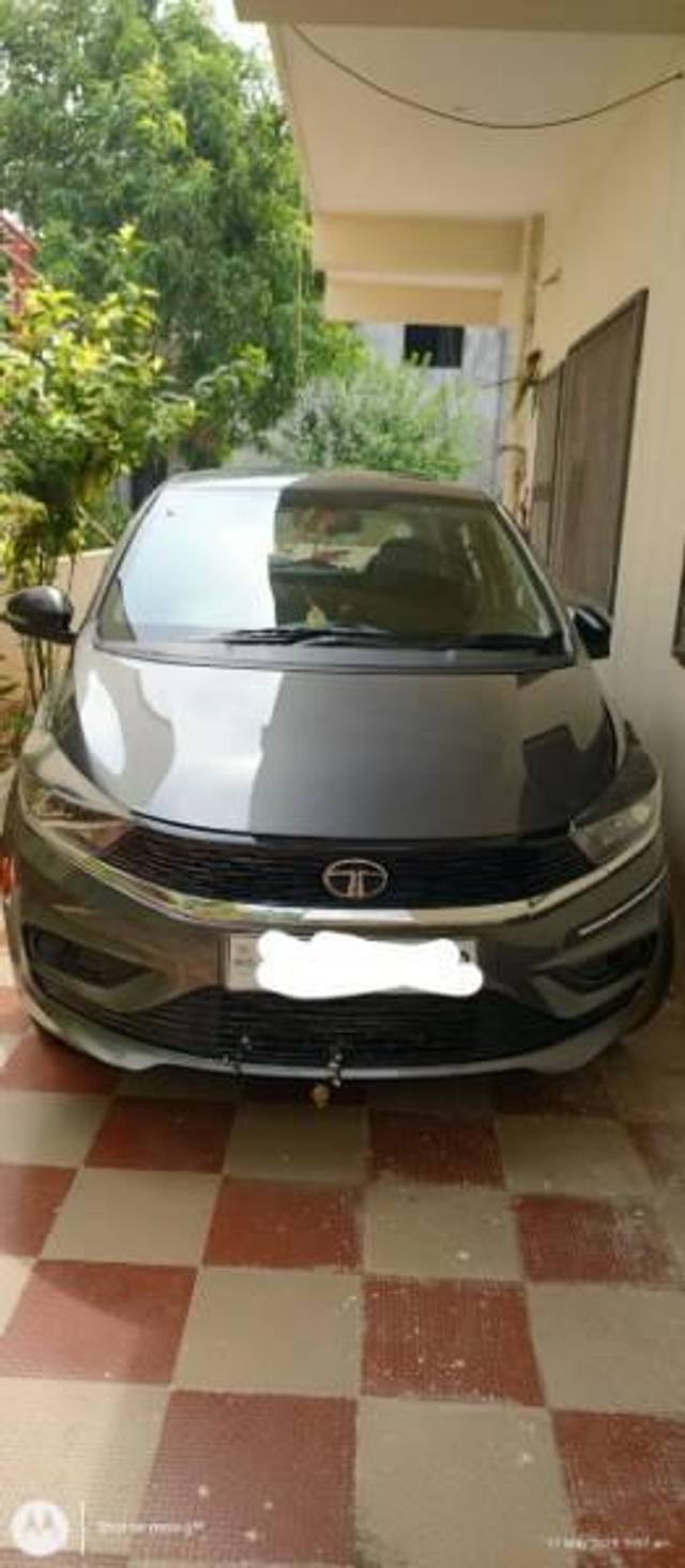 https://images10.gaadi.com/usedcar_image/4604443/original/processed_eeae1845-7d33-48e4-80f7-70f33dc89097.jpg?imwidth=6400