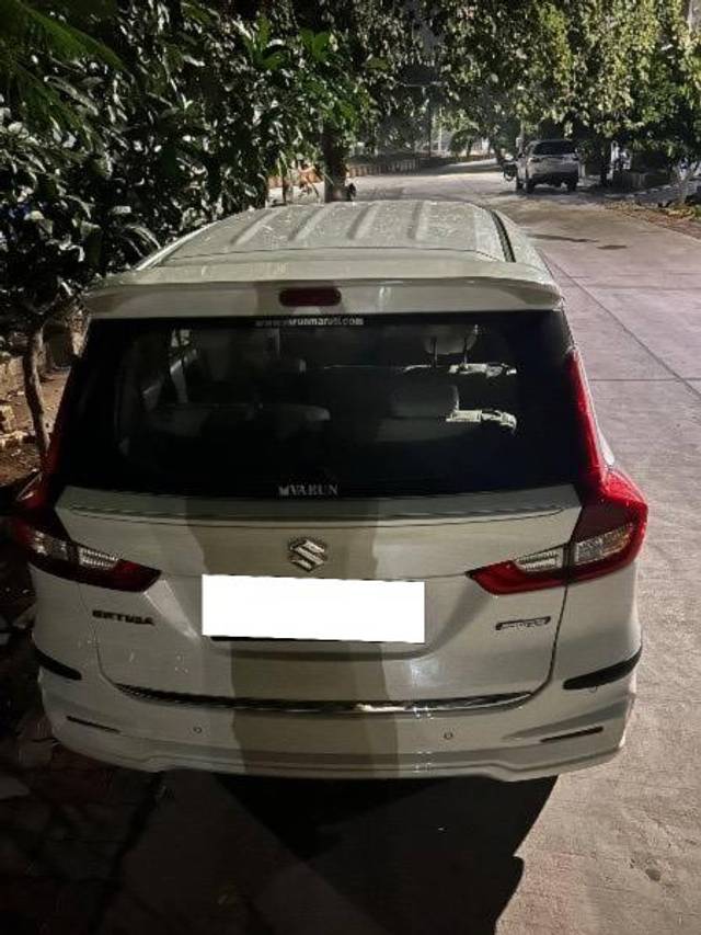 https://images10.gaadi.com/usedcar_image/4604465/original/processed_9b84cf76-93bb-46eb-a94b-b6aadf49ad55.jpeg?imwidth=6402