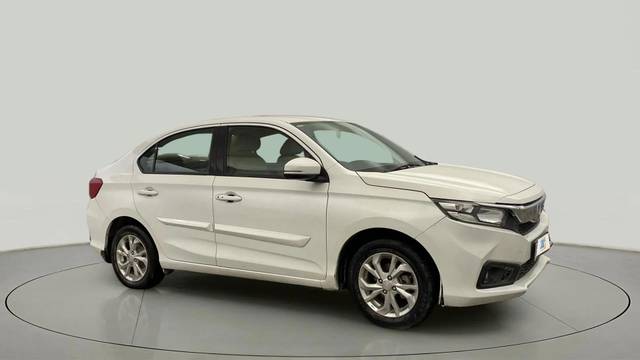 https://images10.gaadi.com/usedcar_image/4604513/original/5f134c0cdad972d9b7257f46887db1a2.jpg?imwidth=6400