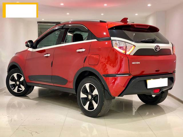 https://images10.gaadi.com/usedcar_image/4604519/original/processed_eb8b9055-82d3-4dbb-852a-a09de0897a2f.jpg?imwidth=6402