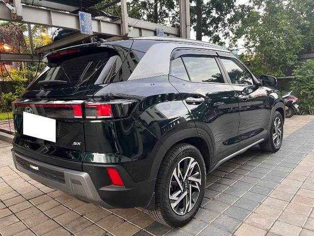 https://images10.gaadi.com/usedcar_image/4604521/original/processed_ef217c8b-077e-462a-aa0a-42b928b230d3.jpeg?imwidth=6401