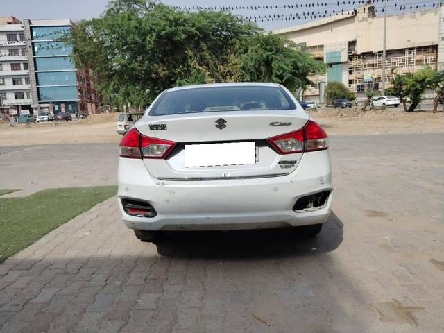 https://images10.gaadi.com/usedcar_image/4604610/original/processed_98aa685f-92fb-4c55-a9f9-4c92fc012ddb.jpg?imwidth=6401