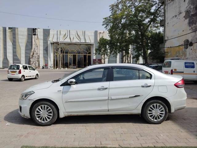 https://images10.gaadi.com/usedcar_image/4604610/original/processed_b93930d1-a20a-4483-a1ae-750f50b5e945.jpg?imwidth=6402