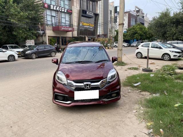 https://images10.gaadi.com/usedcar_image/4604612/original/processed_e5c7f61b-ec56-46bf-ab2f-c1384832114b.jpg?imwidth=6400