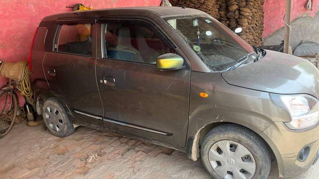 https://images10.gaadi.com/usedcar_image/4604659/original/processed_ed5cd648-03ae-445d-b876-a5250e9cc3e5.jpg?imwidth=6401
