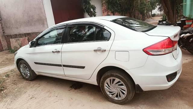 https://images10.gaadi.com/usedcar_image/4604673/original/processed_fa3e8123-dc4e-4e89-a6d1-983a48a05b63.jpg?imwidth=6402