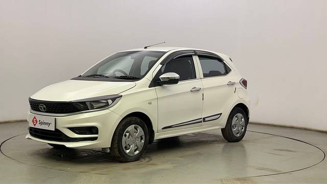 https://images10.gaadi.com/usedcar_image/4604717/original/e144dd863149a4092ed0b96b19c5c3bf.JPG?imwidth=6400