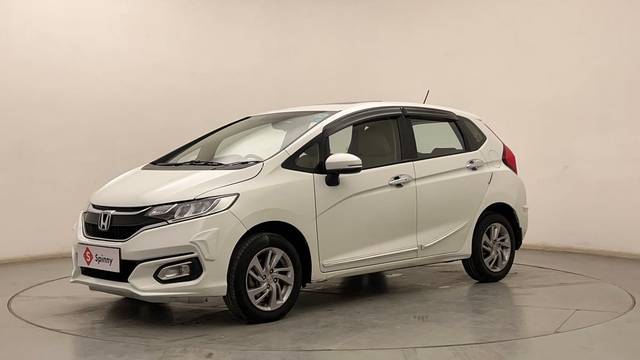 https://images10.gaadi.com/usedcar_image/4604800/original/1ed688a744587a319e2c28cb18a4e63c.JPG?imwidth=6400