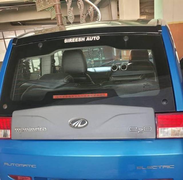 https://images10.gaadi.com/usedcar_image/4604836/original/processed_dacc47ef-6f24-4c2e-8b41-310ada5bbf37.jpg?imwidth=6400