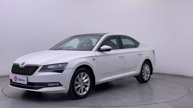 https://images10.gaadi.com/usedcar_image/4604838/original/fe7e9c441447261cba902892b3dae340.JPG?imwidth=6400