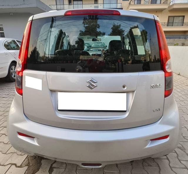 https://images10.gaadi.com/usedcar_image/4604909/original/processed_250f1b4fb4353170d8bc1892e4f2e9f6.jpg?imwidth=6402