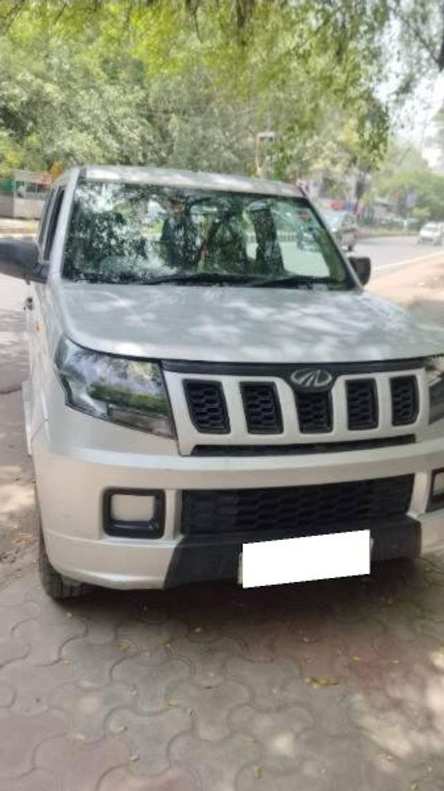 https://images10.gaadi.com/usedcar_image/4604913/original/processed_f73bb67a-8a69-4f96-8e05-462939a63d2f.jpg?imwidth=6400