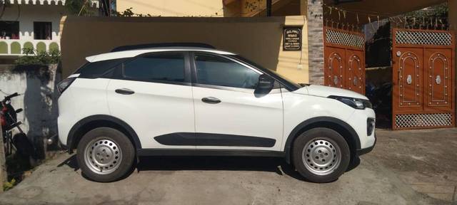 https://images10.gaadi.com/usedcar_image/4604948/original/processed_aefa883c-d2a4-41ed-8a53-b9578889091a.jpeg?imwidth=6400
