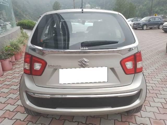 https://images10.gaadi.com/usedcar_image/4604961/original/processed_b779ca3a-1f97-459f-a7ea-d40cb5b4dc84.jpg?imwidth=6402