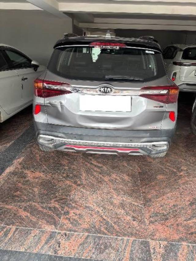 https://images10.gaadi.com/usedcar_image/4604982/original/processed_9649d15d-0a6b-404c-b3bb-609048feba3d.jpg?imwidth=6401