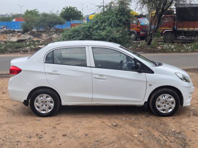 https://images10.gaadi.com/usedcar_image/4604985/original/d71e5e051a3574ca01528562885dc193.jpg?imwidth=6401