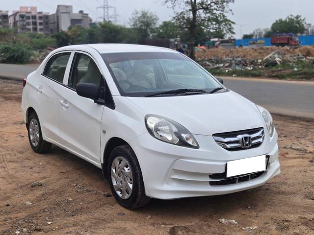 https://images10.gaadi.com/usedcar_image/4604985/original/processed_9aad237c3dc534261e54bb480eb46b5a.jpg?imwidth=6400