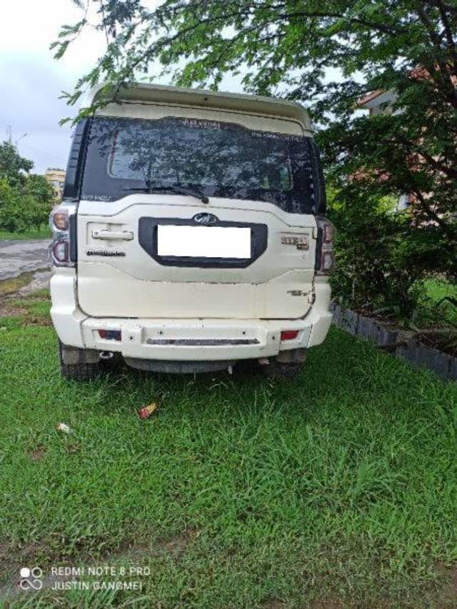 https://images10.gaadi.com/usedcar_image/4604987/original/processed_81c2f2d1-484d-42ed-b56f-2ec5416e52dc.jpg?imwidth=6401