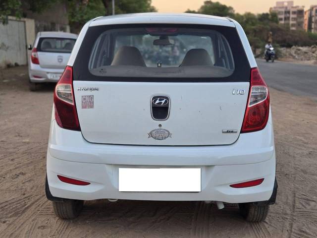 https://images10.gaadi.com/usedcar_image/4604989/original/processed_cace89fb7efb81cfe48f4323197bac98.jpg?imwidth=6402